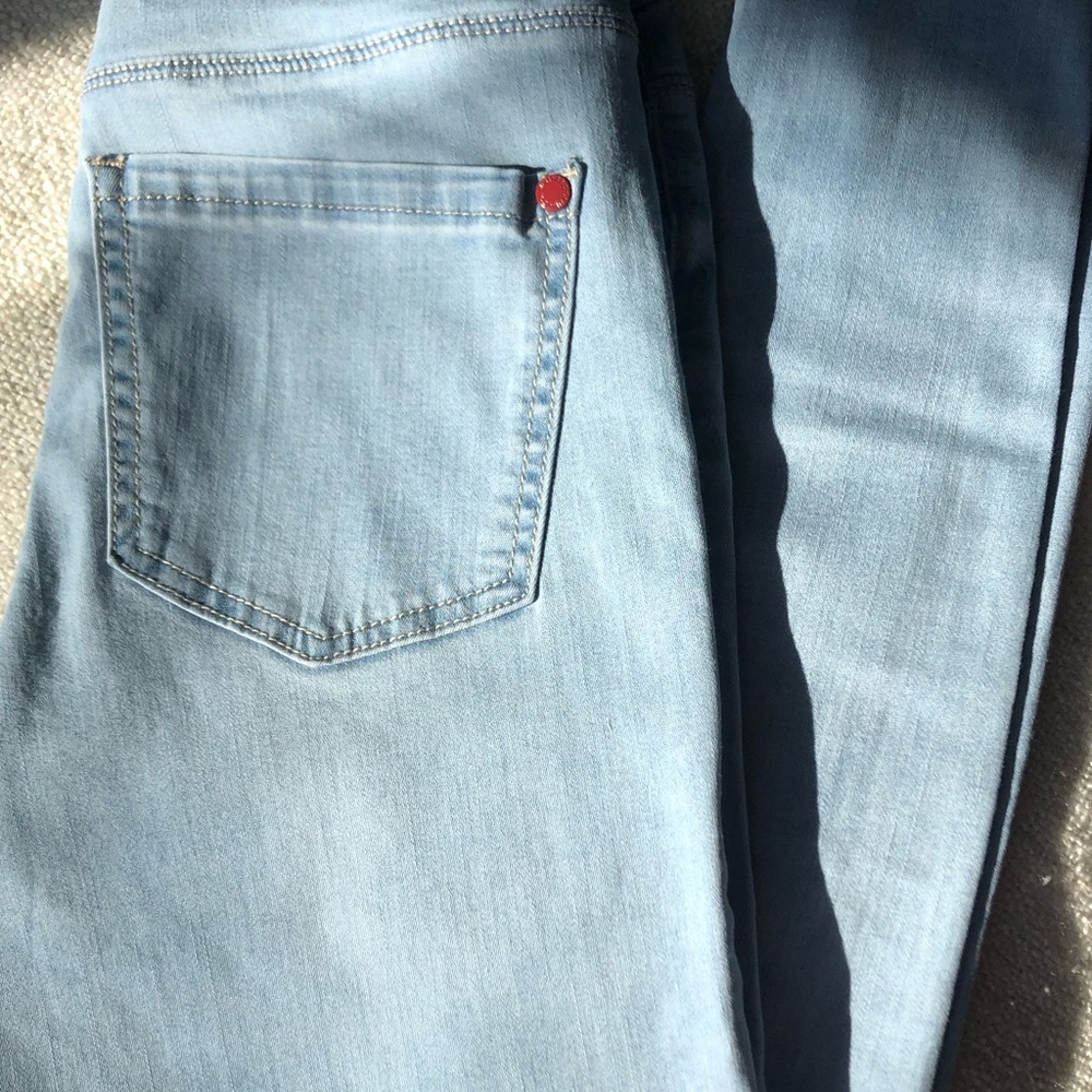 Bullhead Light Wash Super High Rise Skinny Jeans